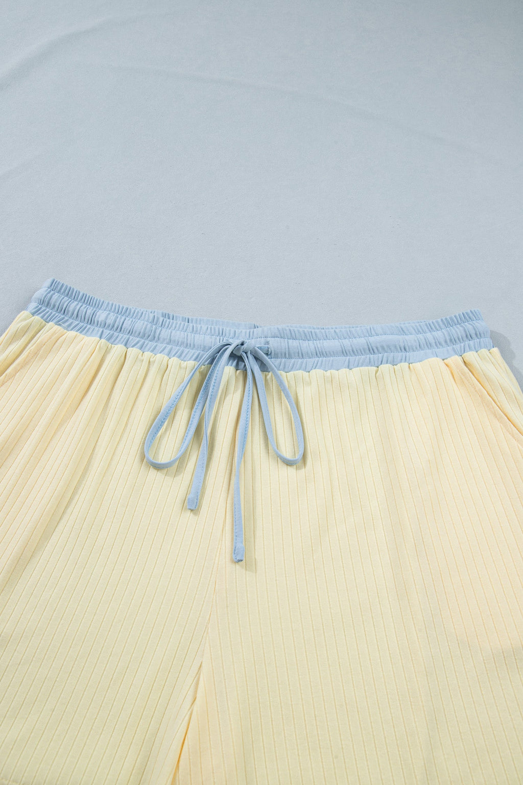 Plus Size Colorblock Ribbed Top & Drawstring Shorts Set