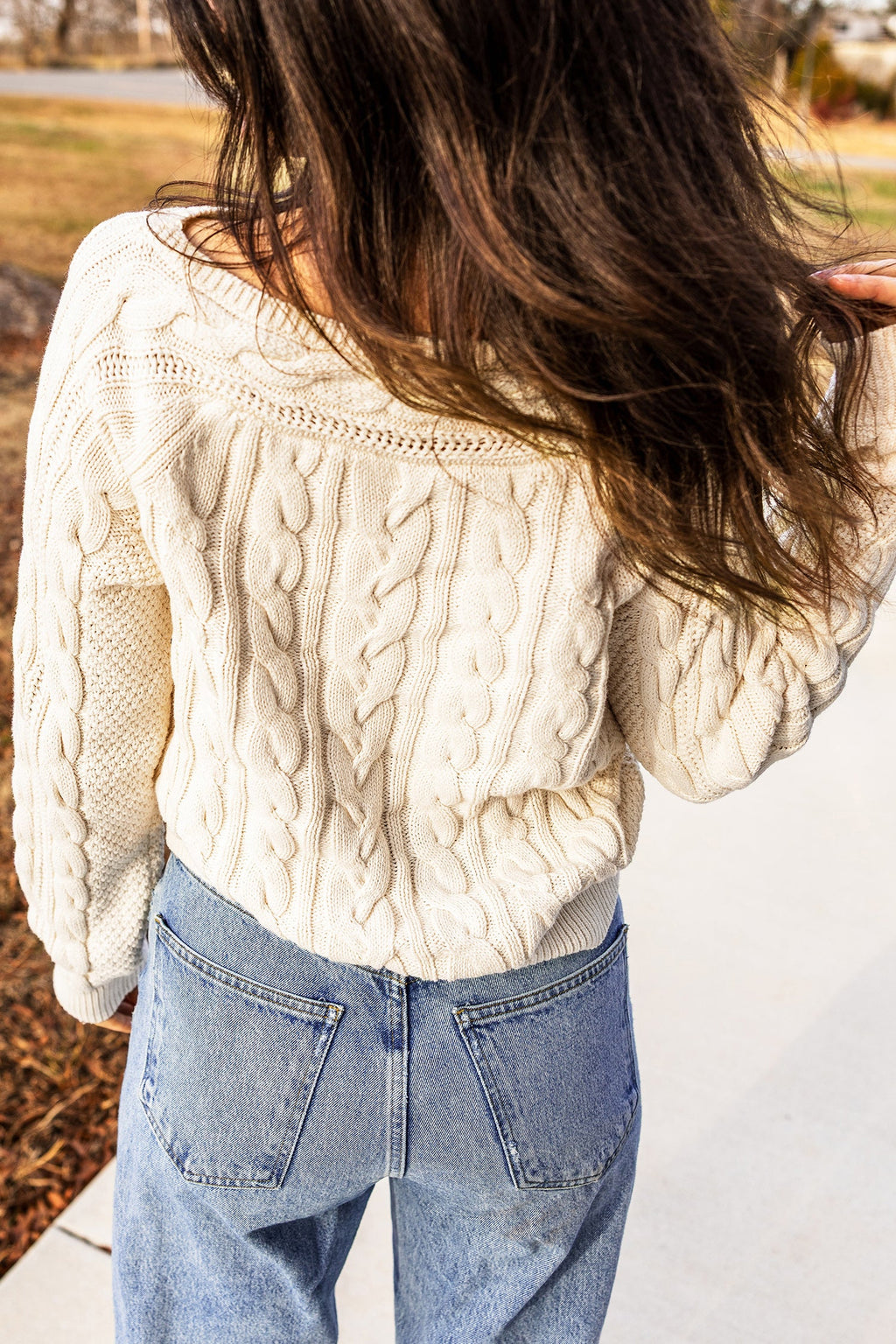 Solid Cable Knit Round Neck Long Sleeve Sweater