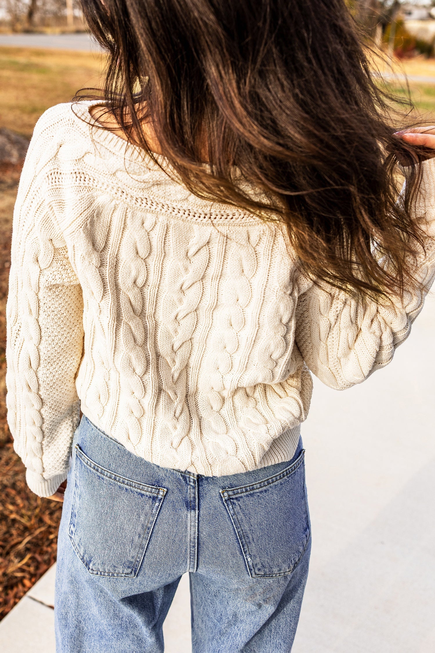 Solid Cable Knit Round Neck Long Sleeve Sweater