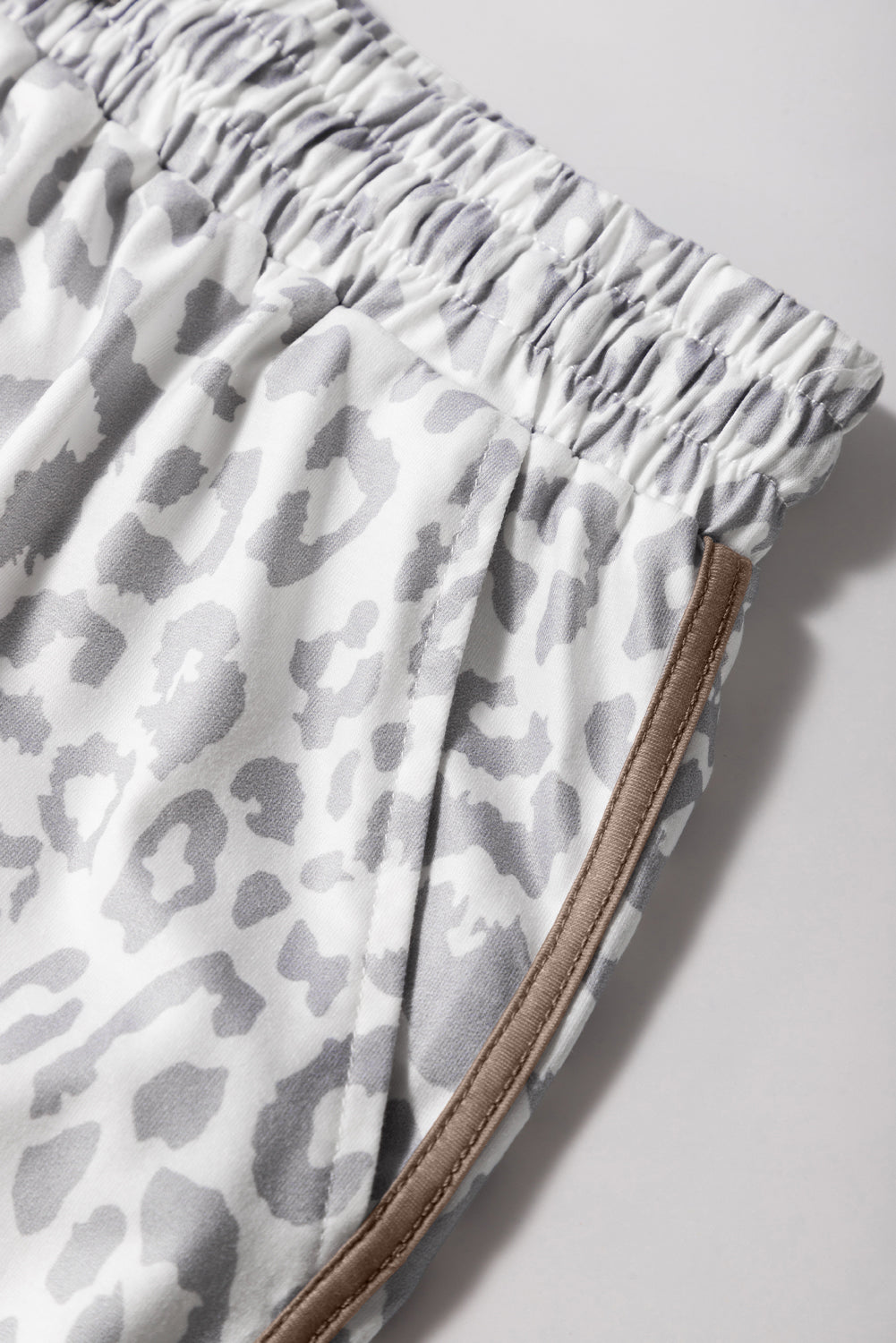 Leopard Contrast Trim Elastic Waist Drawstring Shorts